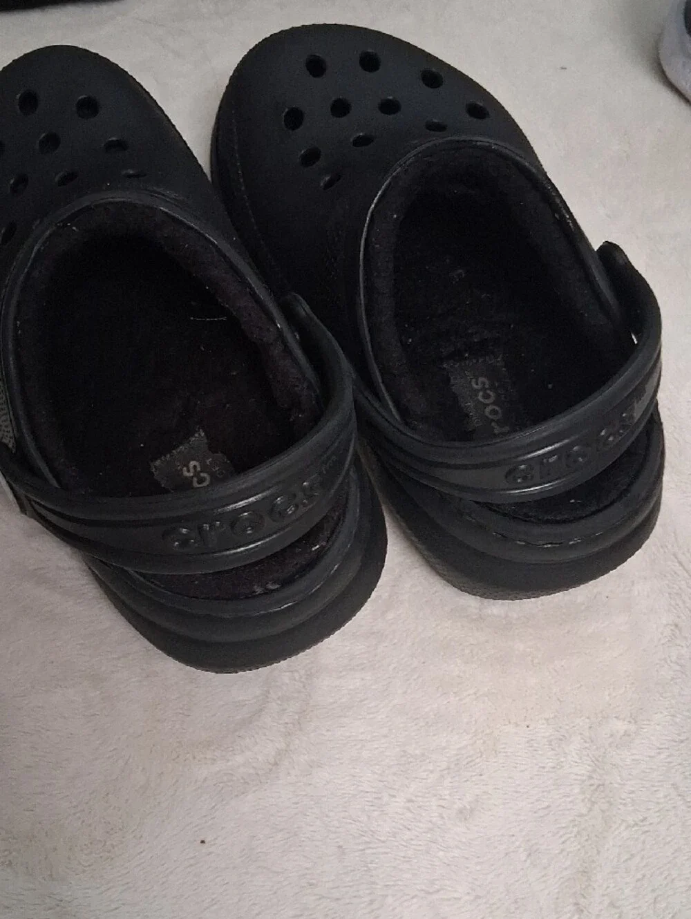 CROCS Kids Classic Clog with Fuzzy Lining - Black